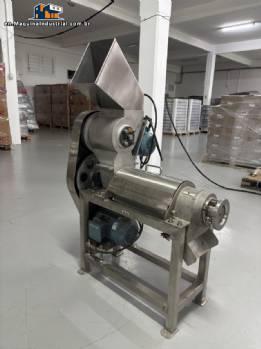 Extractor pulper crusher for fruit juices 500 kg per hour.
