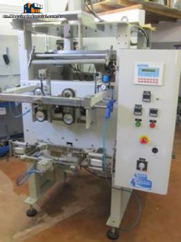 Stand up pouch type packaging machine