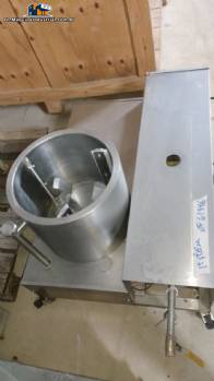 Stainless steel chocolate melter
