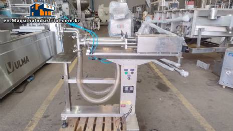 Semi-automatic pneumatic liquid filling machine with two nozzles