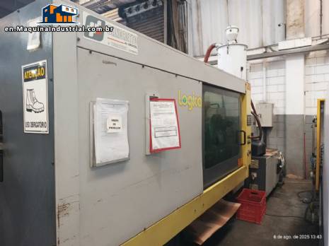Sandretto Lgica 200-ton plastic injection molding machine