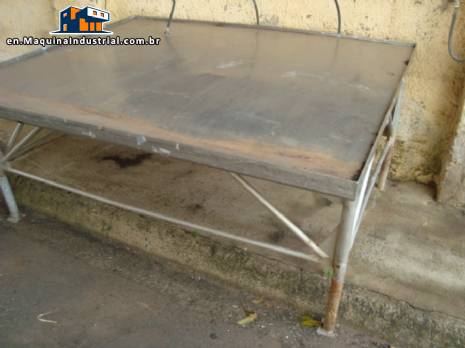 Stainless steel table 2.00 x 1.80 meters