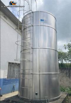 20,000 liter stainless steel storage tank with Fabrinox spray ball