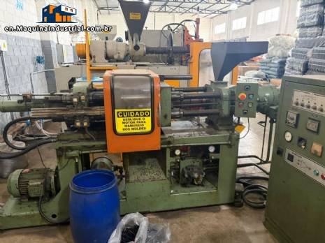 Semeraro plastic injection molding machine