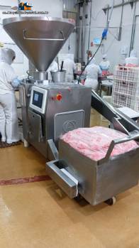 Automatic sausage stuffer with casing twisting system Risco