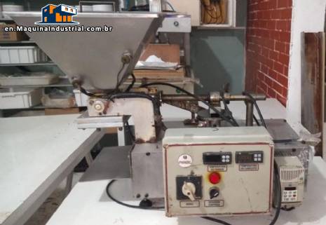 Industrial chocolate dispenser Pir�g