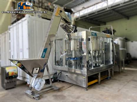 Packaging line with IMSB bung capper, Maqmundi labeler and accumulator table