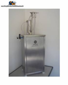 Vacuum filling machine