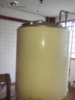 Tanks for ice cream maturation