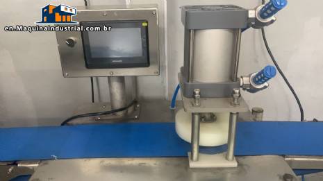 Machine for flattening and thinning biscuit dough 120 units per minute