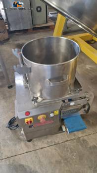 Minerva Omega Group 2018 automatic hamburger forming machine, up to 2,100 hamburgers per hour. Minerva Omega Group 2018 automatic hamburger forming machine, up to 2,100 hamburgers per hour.