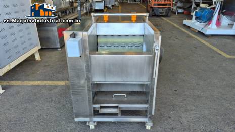 Washer and peeler for fresh fruits, vegetables, and tubers with abrasive brush roller. Washer and peeler for fresh fruits, vegetables, and tubers with abrasive brush roller.